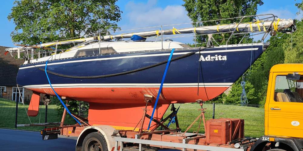 Gebrauchtes Segelboot Neptun 27 Mit LKW Bootstransporter
