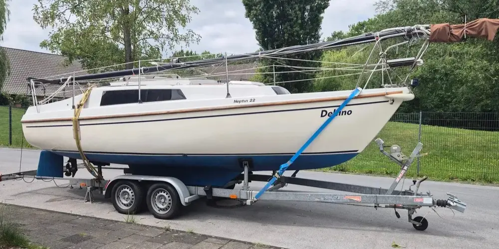 Neptun 22 Kielschwerter mit Hubdach und Trailer – Segelboot gebraucht kaufen