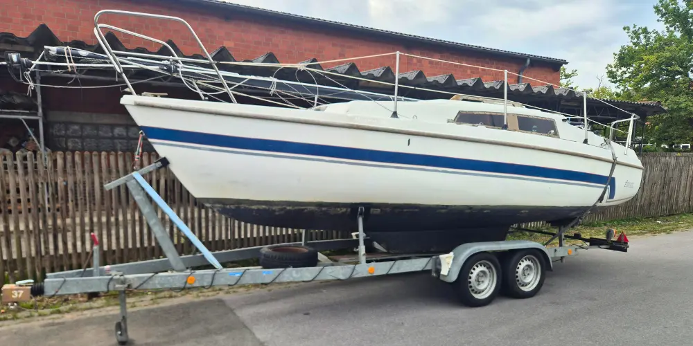 Neptun 22 Segelboot mit Hubdach und WC-Raum in Langkojen-Ausführung inklusive Tandem-Trailer