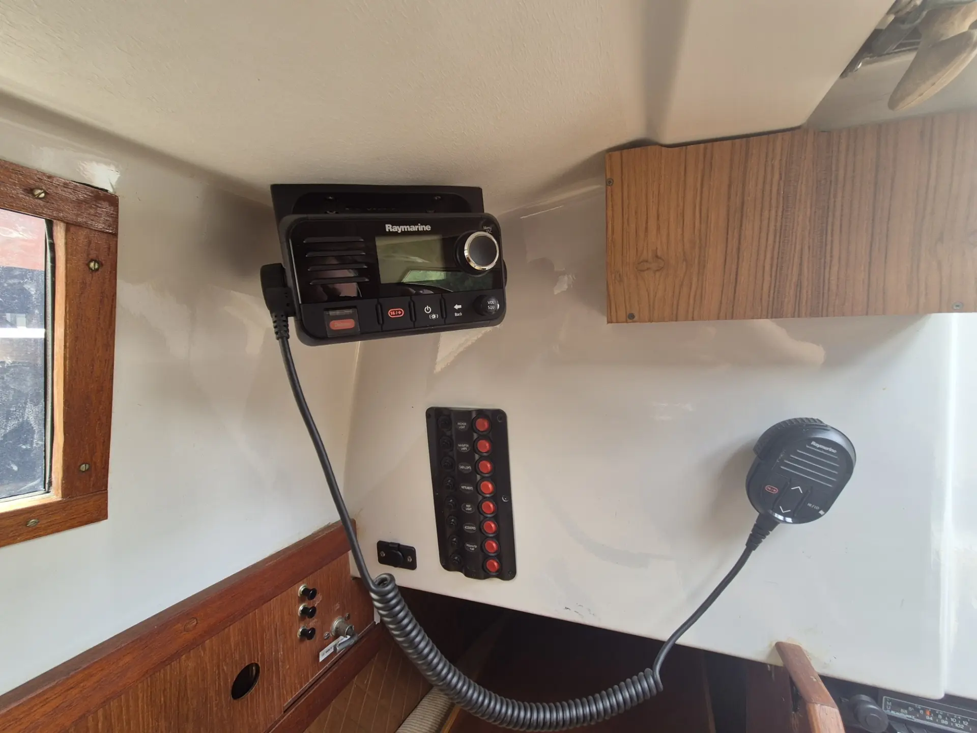 Raymarine Funkgerät in der Neptun 22 Kielschwerter von 1979