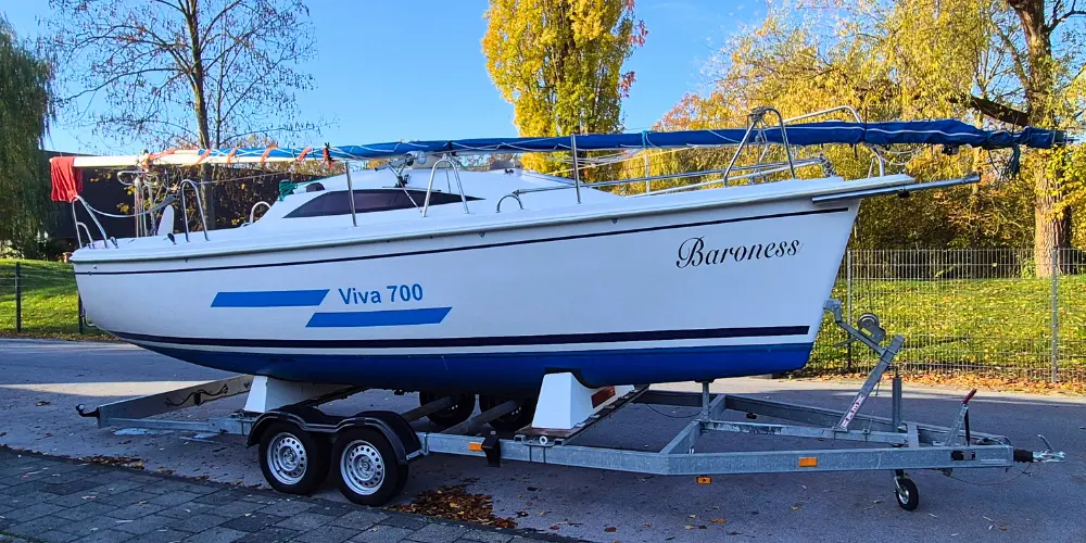Viva 700 Segelboot gebraucht kaufen – mit Trailer und Rollsegelanlage