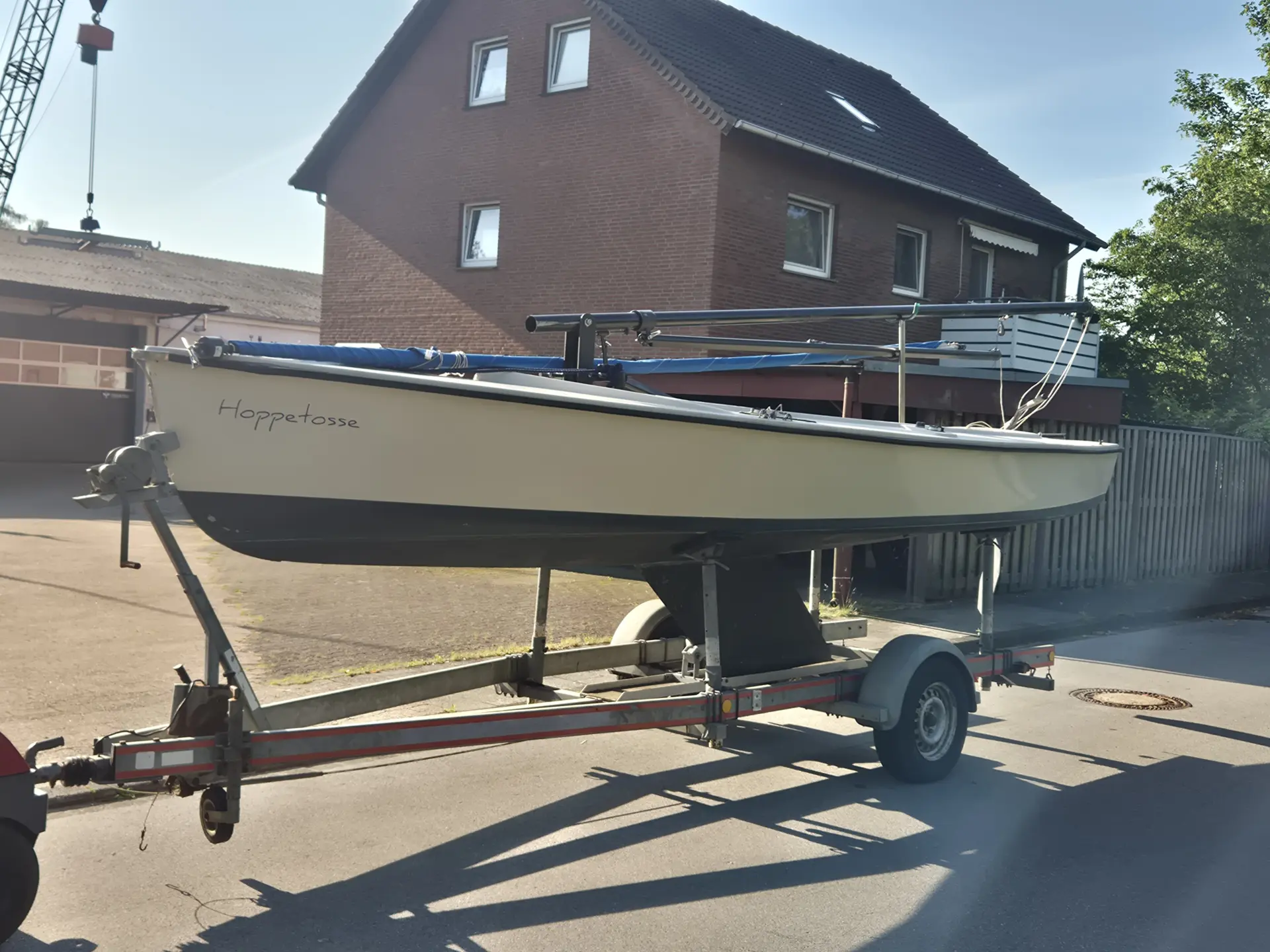 Polyvalk Kieljolle, Baujahr 1996 – Seitenansicht des Gebrauchtboots bei Neptun Yachten