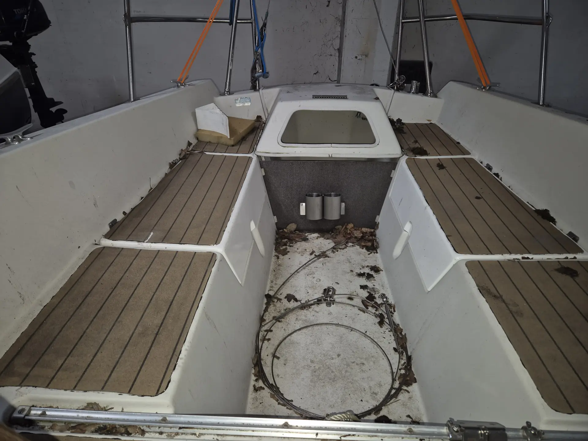 Cockpit / Plicht der gebrauchten Neptun 20 mit Sitzbänken