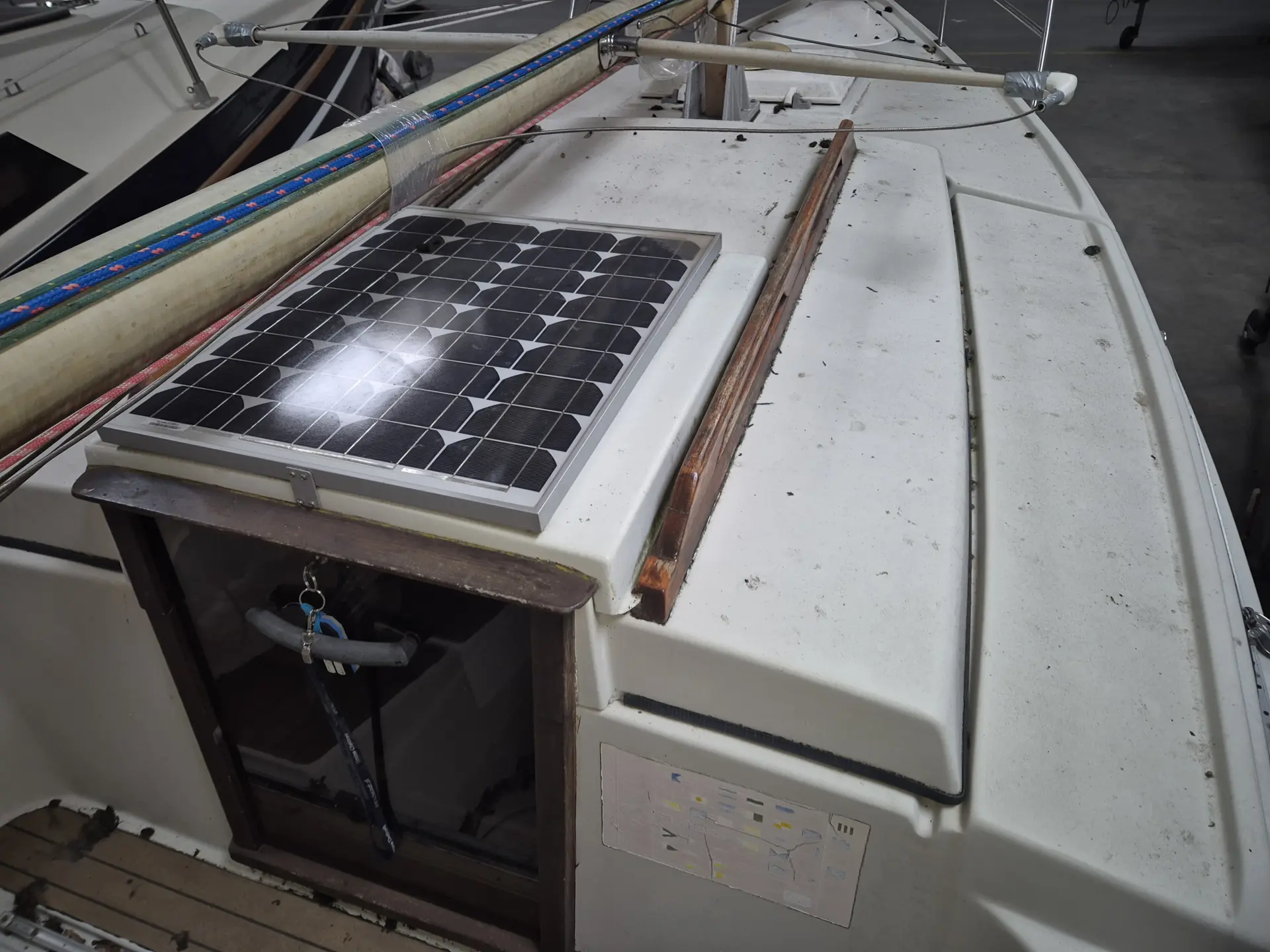 Solarmodul auf dem Deck der gebrauchten Neptun 20