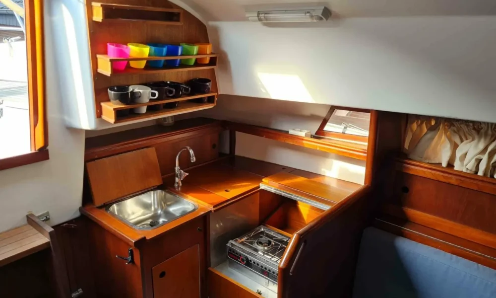 Neptun_31_Segelboot_7_pantry
