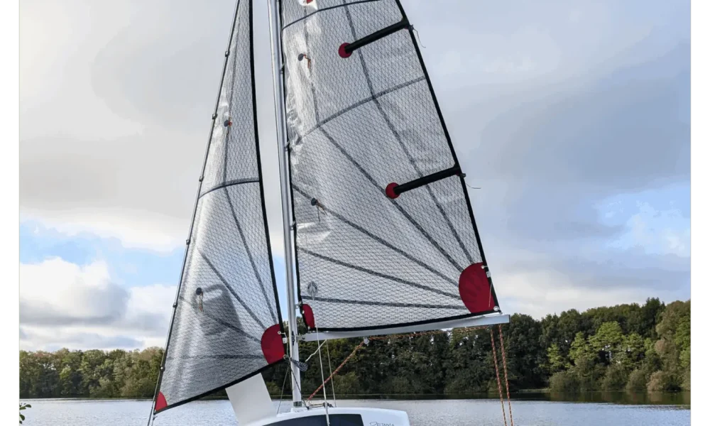 deltania_mini_segelboot_rot_3