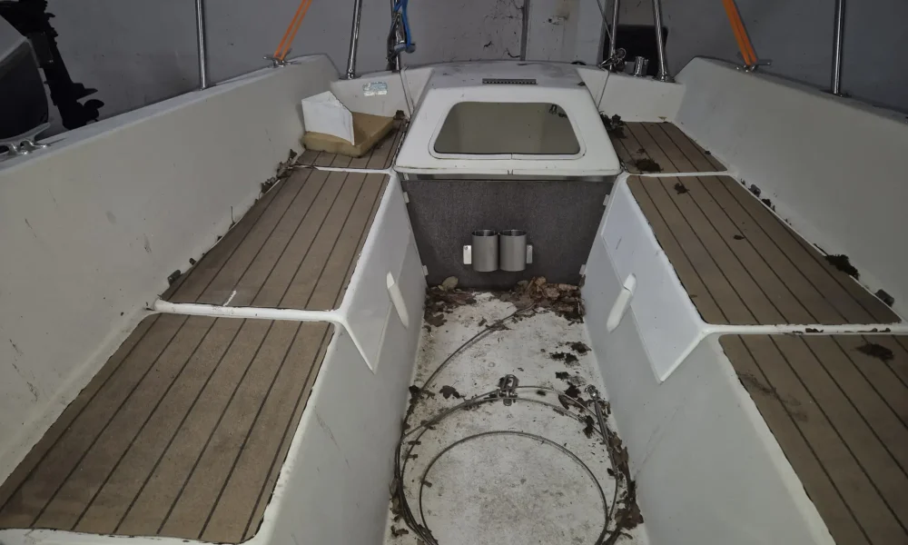 Cockpit / Plicht der gebrauchten Neptun 20 mit Sitzbänken