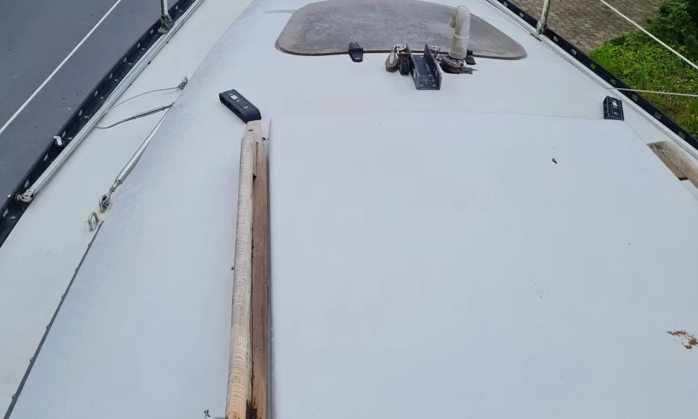 Gebrauchtes Segelboot Neptun 27 Vorschiff Deck Baujahr 1977 zum Verkauf